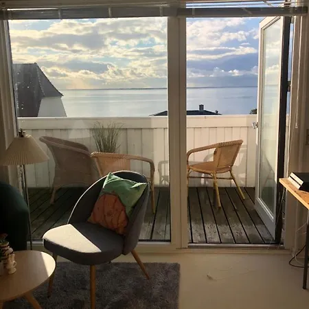 Dejligt Vaerelse Med Eget Bad Og Havudsigt *