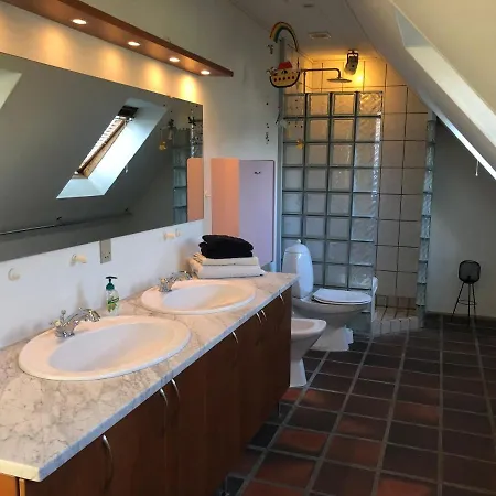 Homestay Dejligt Vaerelse Med Eget Bad Og Havudsigt Assens