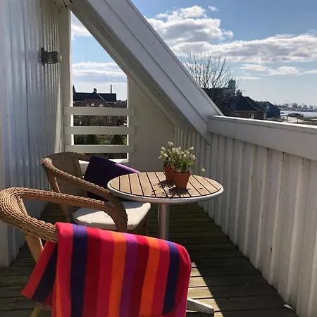 Homestay Dejligt Vaerelse Med Eget Bad Og Havudsigt *