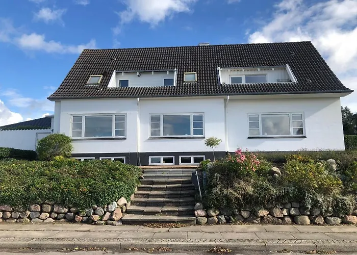 Dejligt Vaerelse Med Eget Bad Og Havudsigt Homestay