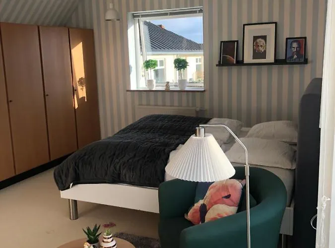 Dejligt Vaerelse Med Eget Bad Og Havudsigt Homestay