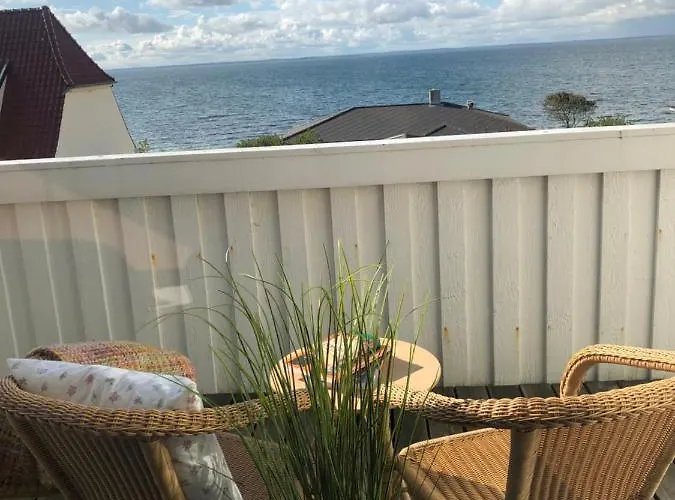 Dejligt Vaerelse Med Eget Bad Og Havudsigt Homestay *